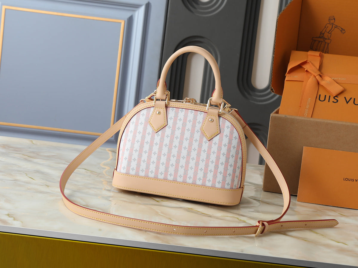 Alma BB Vintage-Style "Trunks & Bags" Stamp