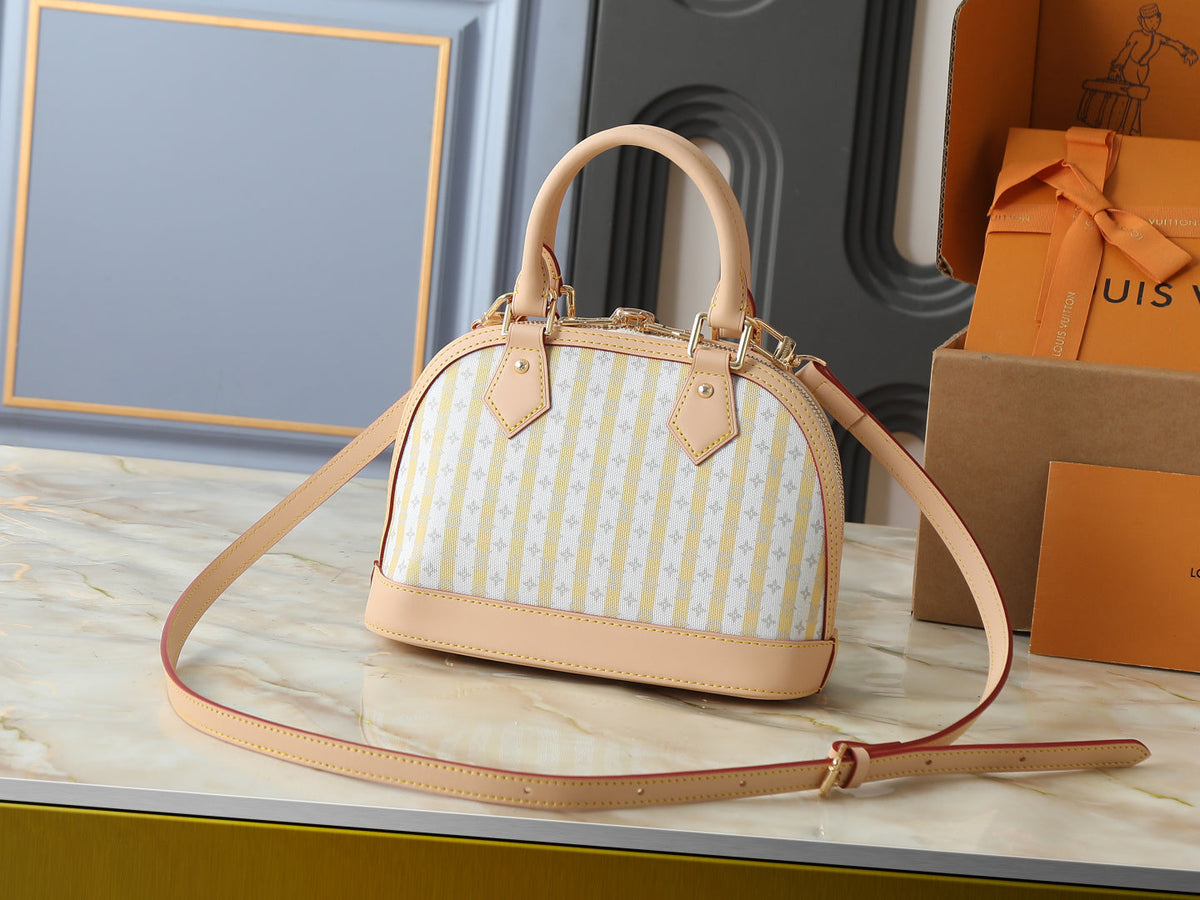 Alma BB Vintage-Style "Trunks & Bags" Stamp