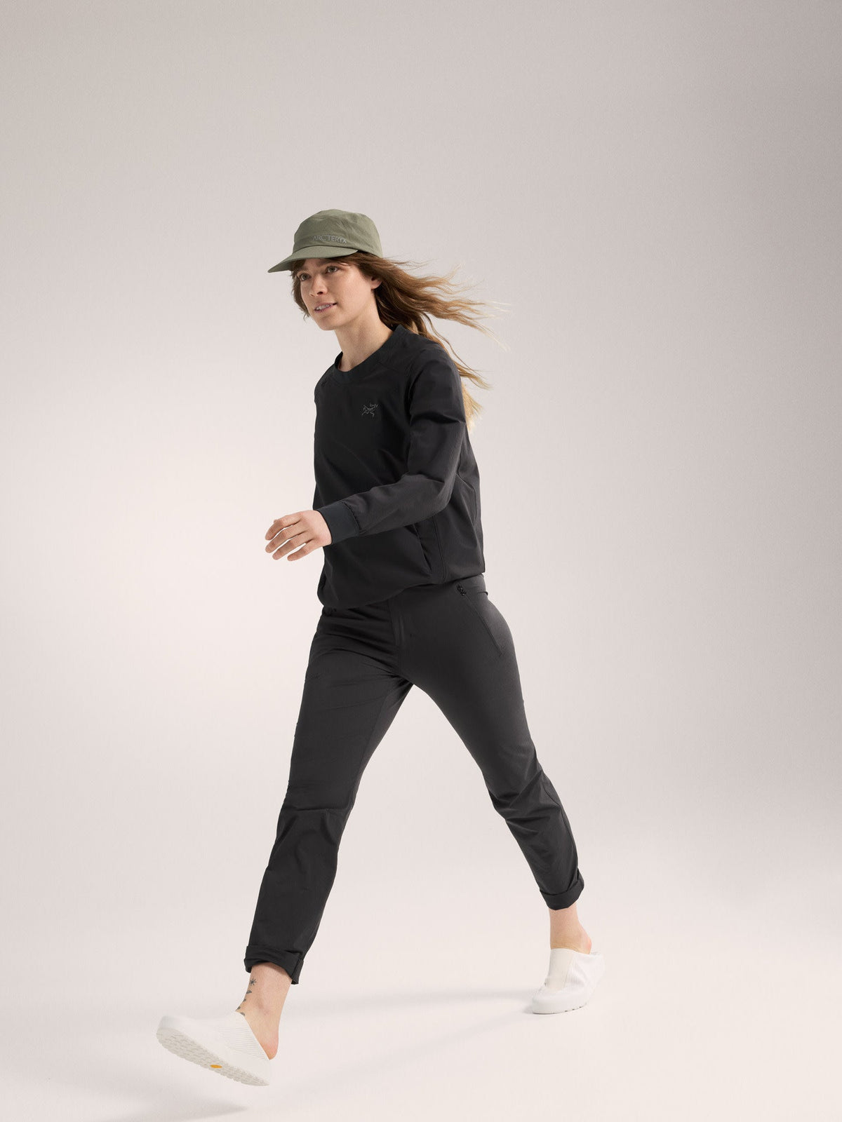 Gamma Lightweight Crew Neck Pullover Women's